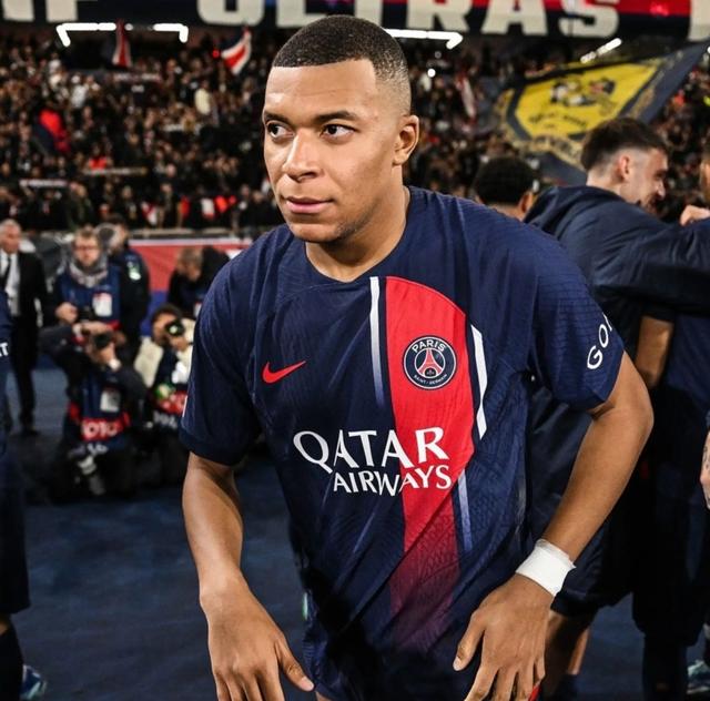 半岛体育官网-今晨法国杯焦点战，成都蓉城豪取连胜，管理层满意，团队化学反应显著