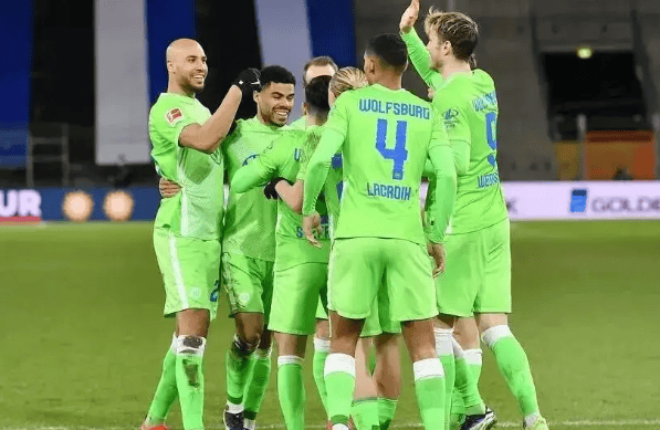 半岛体育在线-今晚门兴格拉德巴赫调整名单——欧联节点到来，底气十足，资深球员宣示担当