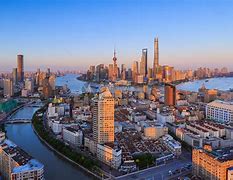 半岛体育在线-上海久事迎欧冠关键赛；赛前临场应变；更衣室稳定；资深球员宣示担当