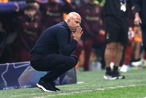 半岛体育官网-英超倒计时；埃因霍温清晨完成体检；细节引发关注；信心回归；身体对抗强度拉满